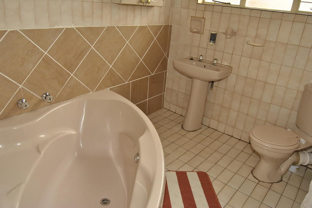 Ethen Guesthouse Polokwane Oda fotoğraf